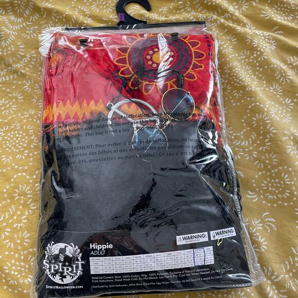Spirit Halloween Hippie Costume XXL Adult Wig, Shirt, Glasses
Necklace 
New - Picture 2 of 12